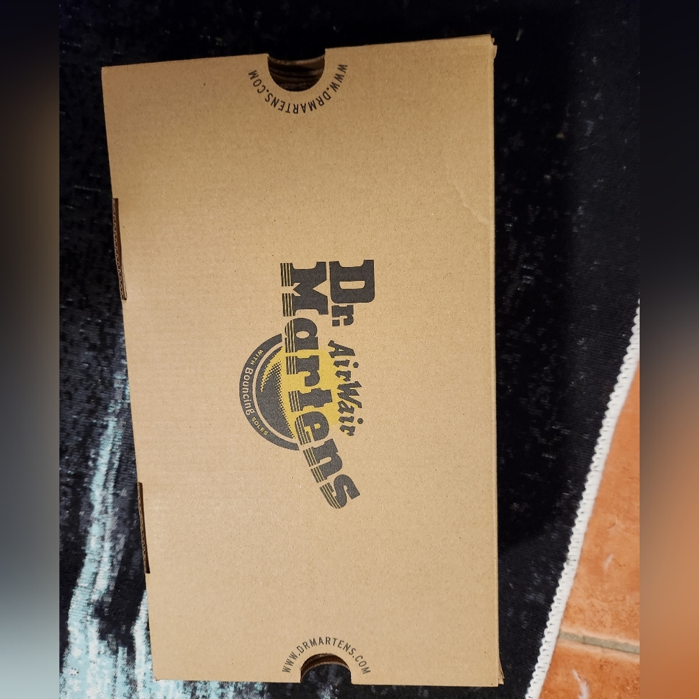Dr. Martens Womens 1460 Serena Collar Milo faux fur boots New in Box Size 6 - Picture 16 of 16